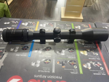 Se vende este visor swarovski 2,5-10x42. En perfecto estado funcional. Precio 750. Un saludo 00