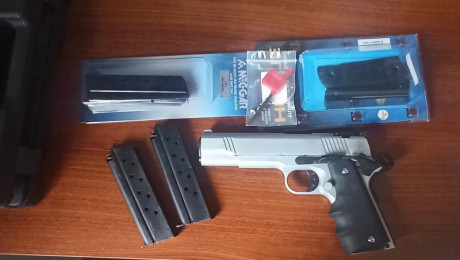 Se vende Norinco np29 copia de la Colt 1911. Calibre 9mm
Alza ajustable
Botón cargador sobredimensionado
Seguro 02