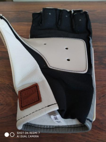 Vendo guante de tiro  sin usar  Kurt Thune Solid Short talla XL
Precio: 50 € portes aparte
Interesados 01