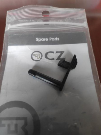Vendo retenida de corredera valida para Cz 75, Sp01, Shadow 1, nueva a estrenar.
Precio  €, NO incluye 00