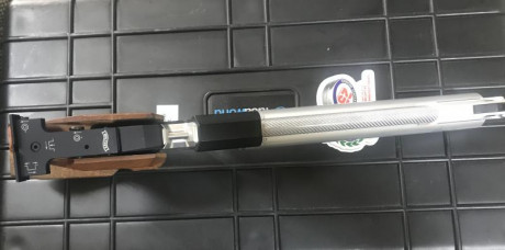 Buenas noches,
Se pone a la venta una Walther LP 400 con dos botellas de un compañero del Club.
Su precio 00