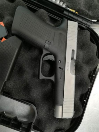 Buenas tardes, se pone a la venta Glock 48 Silver Slime, calibre 9mm. Parabellum por no usar. Está nueva, 00