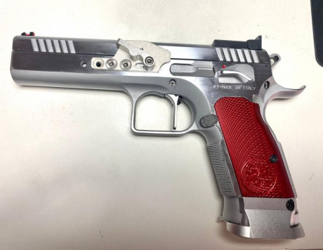 Vendo mis 2 Tanfoglio Limited, por cambio de modalidad, una con Tripas Xtreme. Las dos con apoya dedos 01