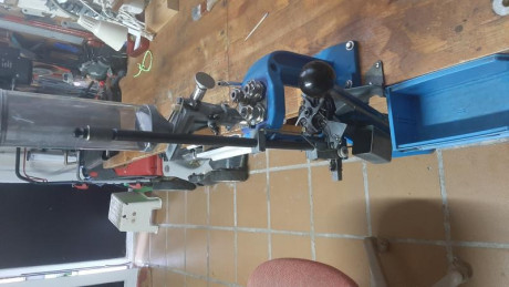 -Vendo en perfecto estado de uso y lista para recargar unos 500 cartuchos del 9-P en una hora, Prensa 02
