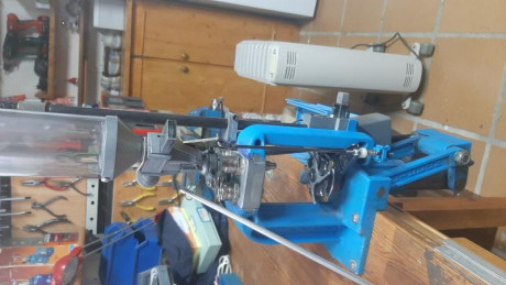 -Vendo en perfecto estado de uso y lista para recargar unos 500 cartuchos del 9-P en una hora, Prensa 00