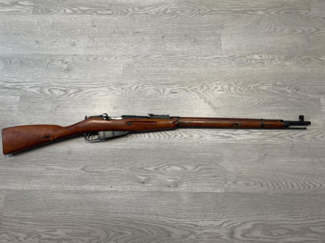 El Mosin-Nagant ..
es un rifle militar accionado por cerrojo, con cargador de cinco proyectiles, que 71