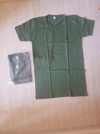 Dos camisetas Legión. Nuevas. Talla 52
 12 euros  más envío por correo certificado.
Solo pago por PayPal 02