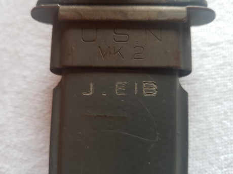 KABAR USA original Camillus N.Y. Se pueden ver los marcajes en el cuchillo y en la funda. La funda es 11