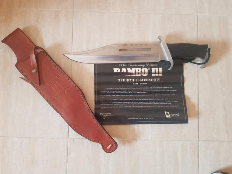 Cuchillo Rambo III especial 20 aniversario con certificado. Funda de cuero.
  Solo recogida y pago en 01