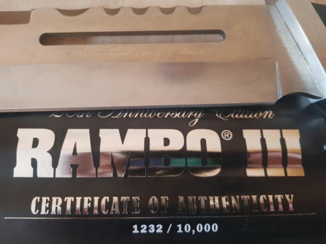Cuchillo Rambo III especial 20 aniversario con certificado. Funda de cuero.
  Solo recogida y pago en 00