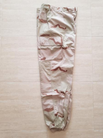 Nuevo. Sacado de la bolsa para hacer la fotos. Uniforme árido desierto. Talla XL. Chaqueta Axila a Axila 01
