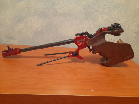 Buenas.
Un compañero del club, vende su Hammerli FP10.
Precio 700€.
Privado o al seis dos seis dos cinco 01