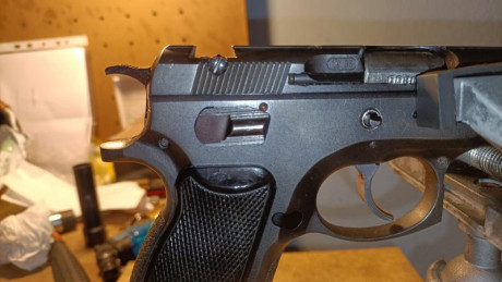 muy buenas compre una cz 85 del año 88 sin la mira trasera mi pregunta era si hay algun compañero con 52