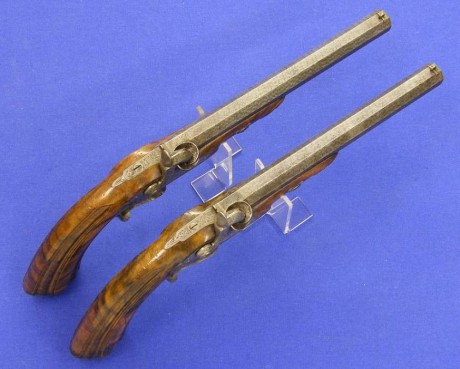 Voy a colocar unas fotos de un arma larga alemana de llave de mecha del siglo XVI. 121