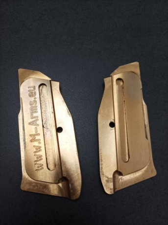 Vendo cachas del laton para cz shadow 2 , para manos grandes .son se la marca M-ARMS
Precio 65 euros , 01