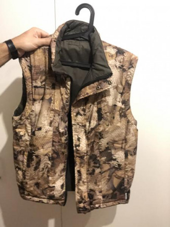 Chaleco , usado en perfecto estado 25€
Sudadera nueva con etiqueta 25€ 01