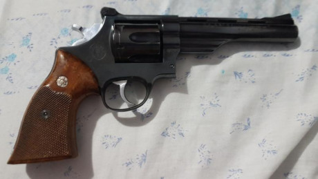 Hola compis. Tengo un llama super comanche en 357 magnum con ese n° de serie. Con ese dato se puede saber 01