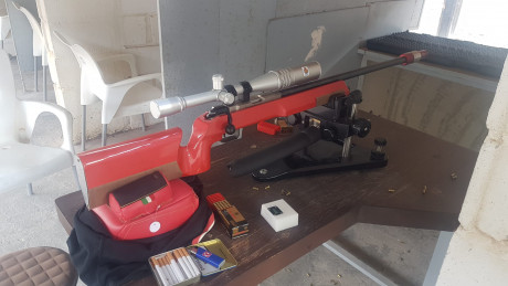 Vendo por falta de uso carabina Anschutz, en perfecto estado, con poco uso y con muy buenas agrupaciones 51
