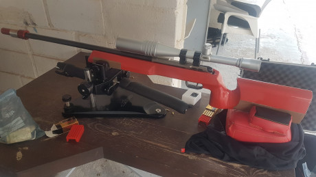 Vendo por falta de uso carabina Anschutz, en perfecto estado, con poco uso y con muy buenas agrupaciones 50