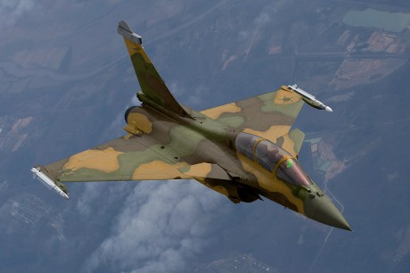 A ver si es verdad y los franceses le venden el Rafale a alguien de una vez, jejeej. Es interesante que, 01