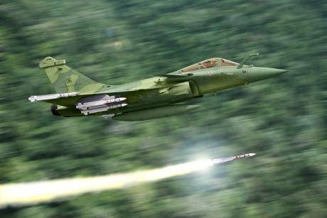 A ver si es verdad y los franceses le venden el Rafale a alguien de una vez, jejeej. Es interesante que, 00