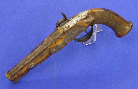 Voy a colocar unas fotos de un arma larga alemana de llave de mecha del siglo XVI. 141