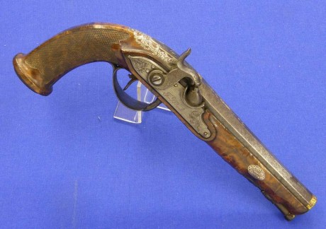 Voy a colocar unas fotos de un arma larga alemana de llave de mecha del siglo XVI. 140