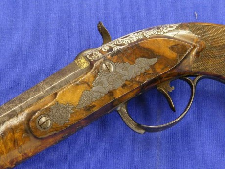 Voy a colocar unas fotos de un arma larga alemana de llave de mecha del siglo XVI. 162