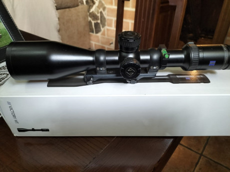 Un compañero me ha pedido que le ponga en venta el visor de unos de sus equipos. Es como dice el título, 01