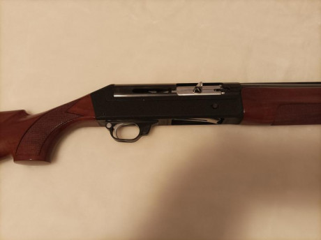 Vendo benelli SL 121 2**,ESTA Completamente nueva poco hay hay que decir de esta magnifica escopeta,tambien 02