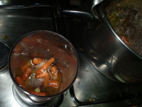 Queridos amigos: ante las expectación :8 causada por el desayuno que me he pegado esta mañana, el cual 141