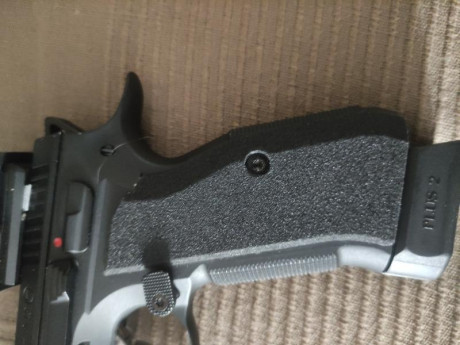 Vendo cachas para la cz shadow 2 real y airsoft hechas en 3d, forradas con lija adhesiva de alta adherencia 01