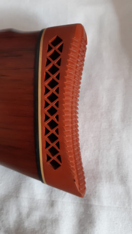 Un amigo mio vende esta escopeta, esta practicamente nueva, bien cuidada Y con poco uso, solo ha disparado 22