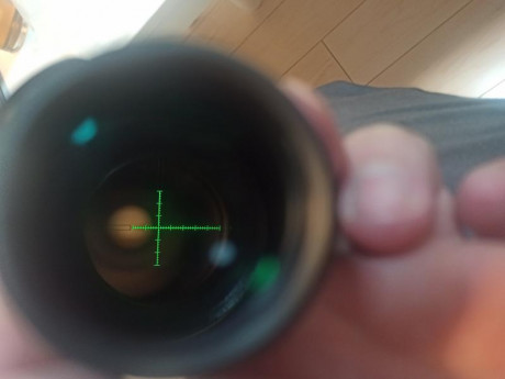 Se vende visor Vector Óptics Sentinel 10-40x50 retícula iluminada en verde y rojo, además de las anillas 01