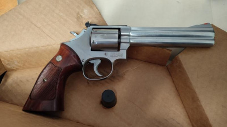 Se venden por encargo de la familia de propietario ya que este a fallecido.

Revolver  marca S&W modelo 01