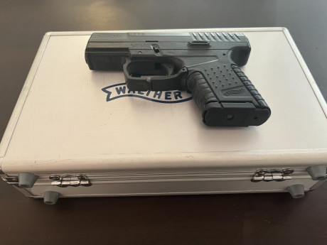 Hola,

Vendo mi Walther PPS con 3 cargadores originales con distintas capacidades, 1 grip extra que es 01