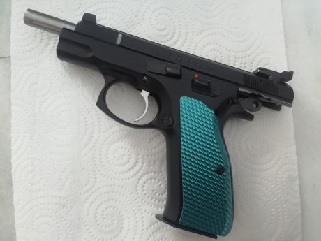 CZ 75b disparador afinado para precisión (se entregan los muelles originales)
Miras micrométricas y punto 11
