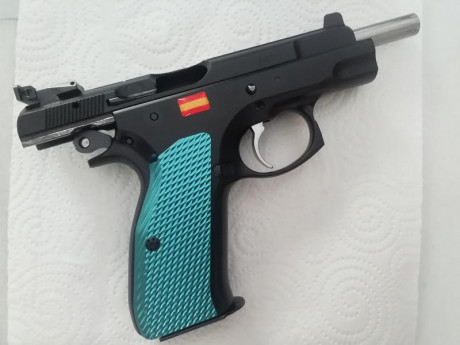 CZ 75b disparador afinado para precisión (se entregan los muelles originales)
Miras micrométricas y punto 10