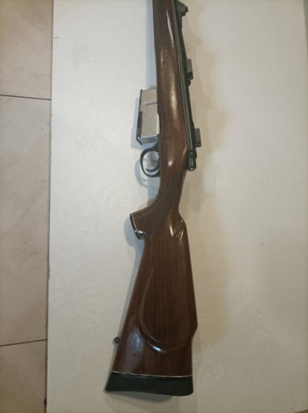 Muy poco usado, aun no tiene el rodaje del cañón, apenas 40 cartuchos. tres años de antigüedad. incorpora 12