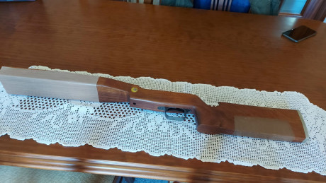 Un compañero del club vende una culata de Bench Rest con carrillera ajustable para acciones Anschutz 54 02