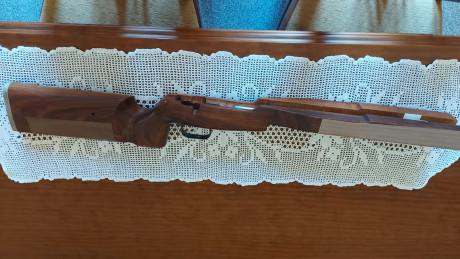 Un compañero del club vende una culata de Bench Rest con carrillera ajustable para acciones Anschutz 54 00