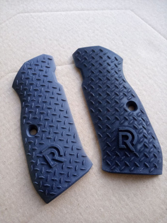 Hola,

Vendo dos modelos de cachas para la CZ SHADOW2.
Estado: seminuevo con marcas de uso.

Modelo 1) 01