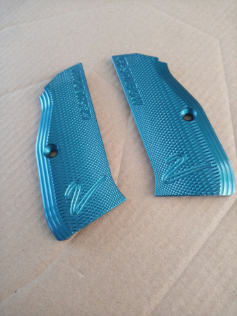 Hola,

Vendo dos modelos de cachas para la CZ SHADOW2.
Estado: seminuevo con marcas de uso.

Modelo 1) 00