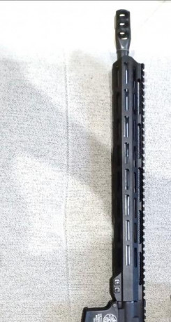 Vendo Handguard AR15 montado en 300 blackOut con cañón de 16 pulgadas , mide 38 cm, protege todo el cañón 02