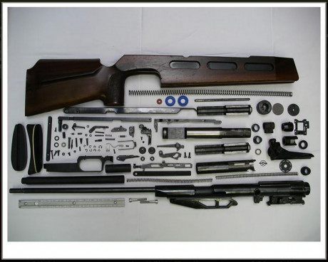 Realmente cuantos de vosotros habeis desmontado COMPLETAMENTE el arma para limpiar, engrasar y mantener?

Es 160