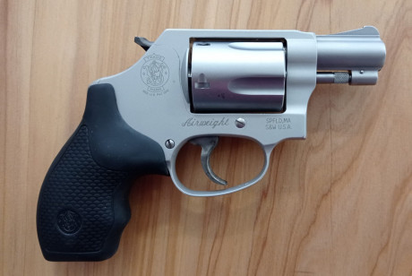 Smith Wesson modelo 637 airweight cal 38spl +p. Comprado nuevo en armeria izquierdo de Barcelona en Agosto 00