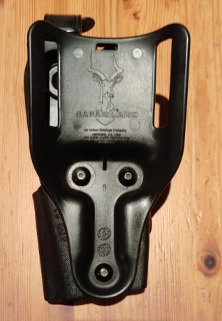Buenas,

Pongo a la venta una Glock 17 de 4ª generación con miras de tritio acompañada por su maletín 21