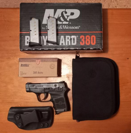 Se vende Smith Wesson Bodyguard MP 380 acp.  VENDIDA

Precio: 400 euros.

Incluye un tercer cargador valorado 02
