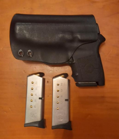 Se vende Smith Wesson Bodyguard MP 380 acp.  VENDIDA

Precio: 400 euros.

Incluye un tercer cargador valorado 10