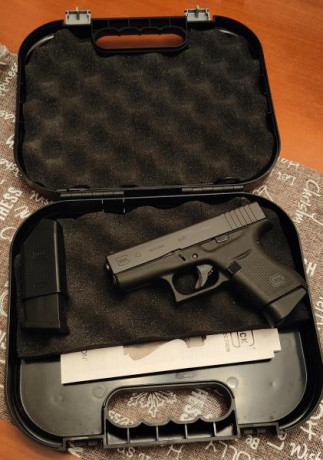 Vendo Glock 43 con poco disparos, esta impecable,regalo funda interior. El precio son 395€ y la venta 01